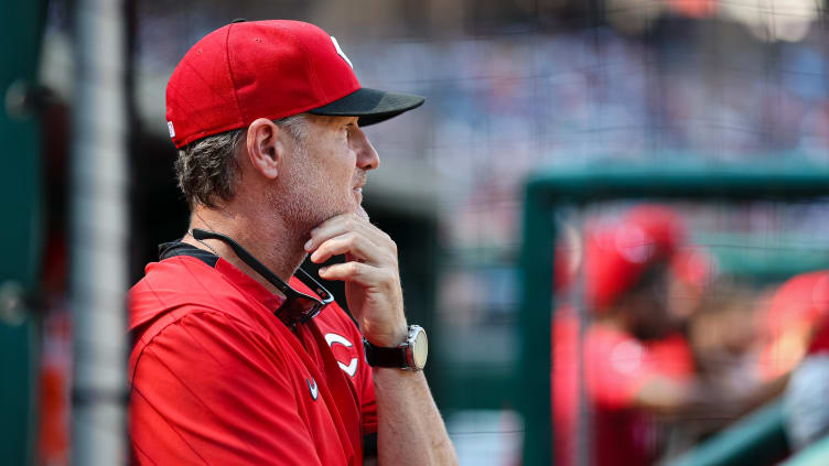 Cincinnati Reds manager David Bell (25) looks on.