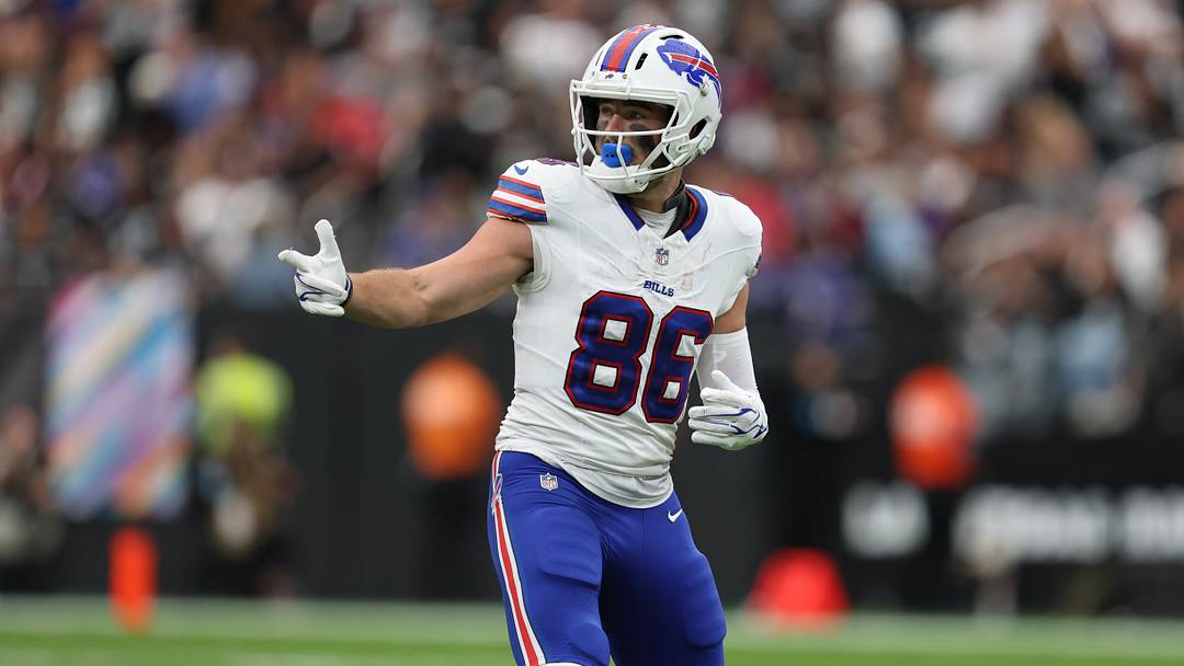 Oct 18, 2026; Paradise, Nevada, USA; Buffalo Bills tight end Dalton Kincaid (86) lines up before a play during the first half against the Las Vegas Raiders