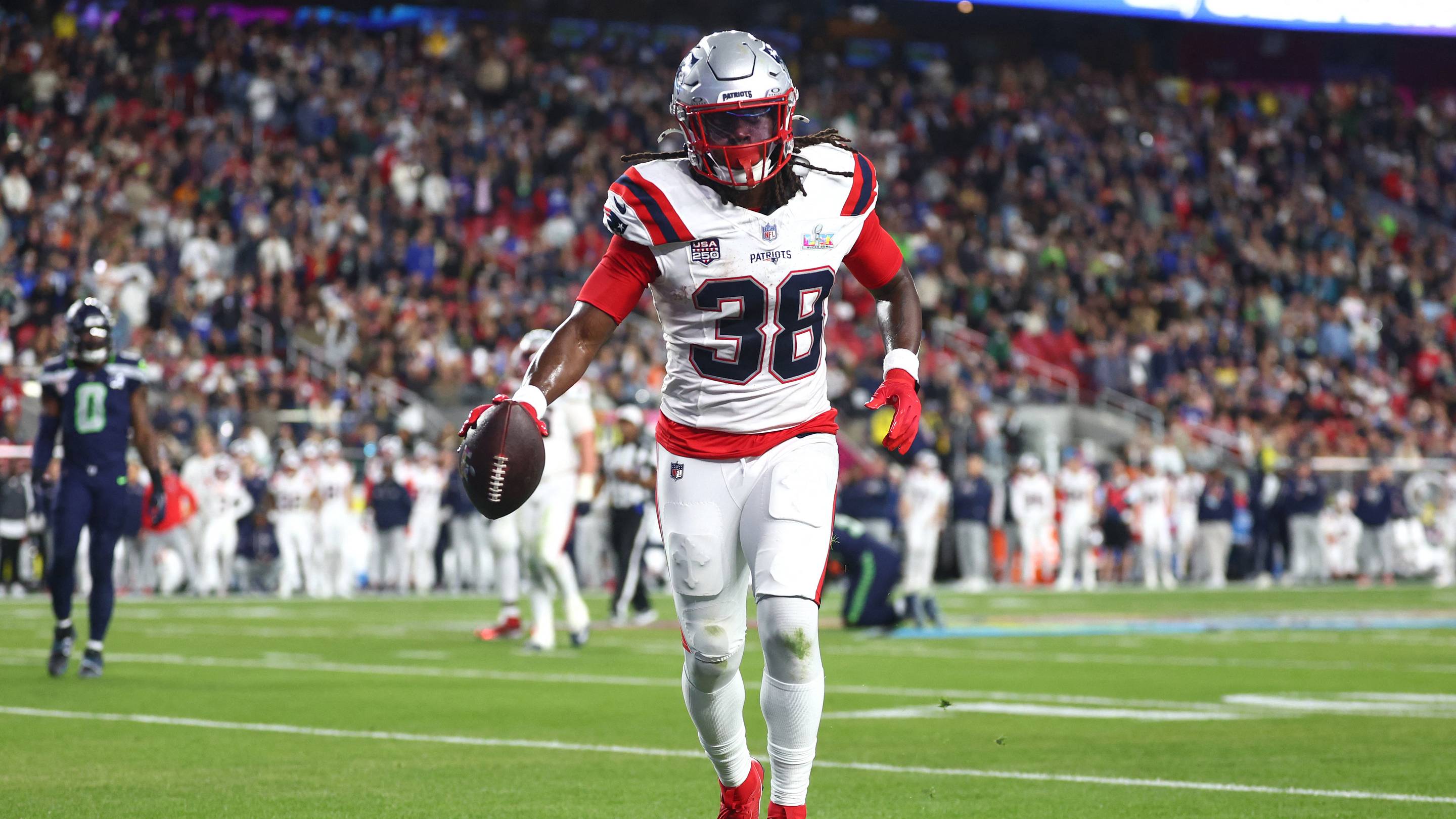 Fantasy Football Week 1 Start ‘Em, Sit ‘Em: Rhamondre Stevenson vs. Jadarian Price