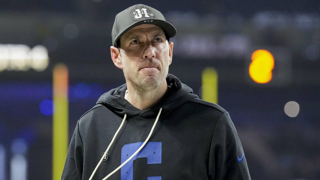 Dec 22, 2025; Indianapolis, Indiana, USA; Indianapolis Colts head coach Shane Steichen walks off the field Monday, Dec. 22, 2025, after losing a game against the San Francisco 49ers  at Lucas Oil Stadium. Mandatory Credit: Christine Tannous-USA TODAY Network via Imagn Images