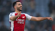 Arsenal est encore au sommet du classement.