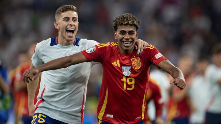 La selección de España, con Lamine Yamal a la cabeza, pasó a la final de la Eurocopa 2024 tras derrotar a Francia La selección de España, con Lamine Yamal a la cabeza, pasó a la final de la Eurocopa 2024 tras derrotar a Francia