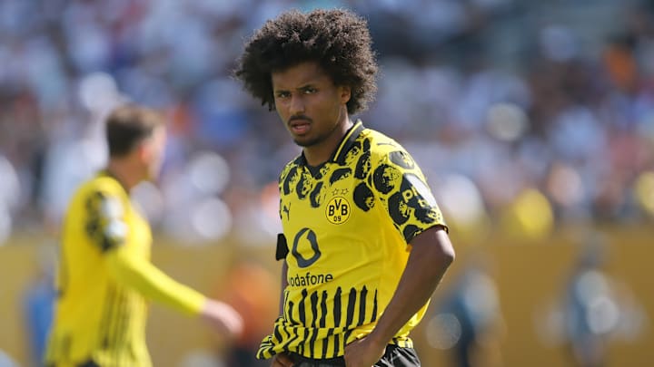 Karim Adeyemi wird wohl auch in der kommenden Saison das BVB-Trikot tragen