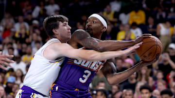Phoenix Suns v Los Angeles Lakers