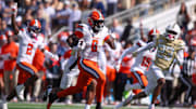 Oct 25, 2025; Atlanta, Georgia, USA; Syracuse Orange running back Yasin Willis (6) runs the ball against the Georgia Tech Yellow Jackets in the first quarter at Bobby Dodd Stadium at Hyundai Field. Mandatory Credit: Brett Davis-Imagn Images