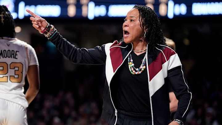 Dawn Staley Has 4-Word Message on South Carolina Star MiLaysia Fulwiley's Recent Play