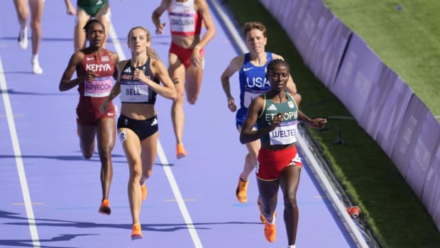 Georgia Bell finishes second in her 1,500 heat