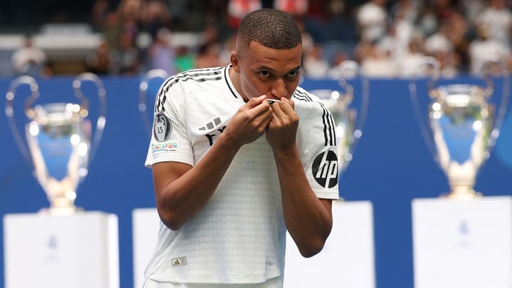 Kylian Mbappé a été présenté aux fans du Real Madrid ce mardi.