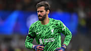 Alisson tem contrato com o Liverpool até meados de 2026