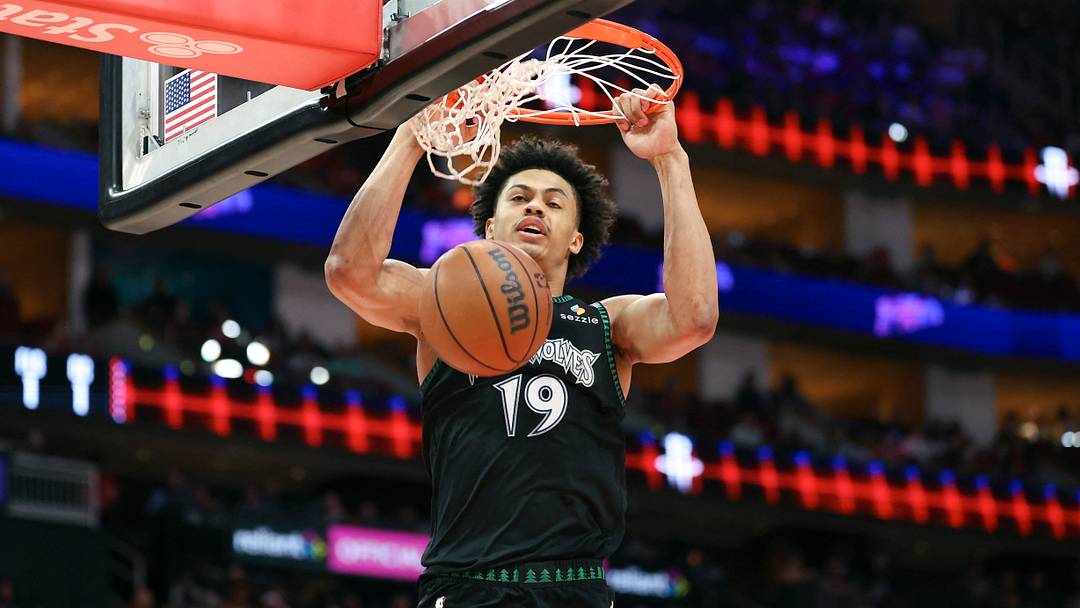 Apr 10, 2026; Houston, Texas, USA; Minnesota Timberwolves forward Joan Beringer (19) dunks the ball during the first quarter against the Houston Rockets at Toyota Center. Apr 10, 2026; Houston, Texas, USA; Minnesota Timberwolves forward Joan Beringer (19) dunks the ball during the first quarter against the Houston Rockets at Toyota Center.