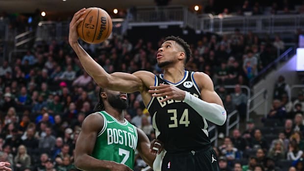 Giannis Antetokounmpo with the Milwaukee Bucks