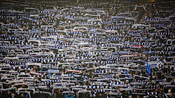 Die HSV-Fans sind mit vollem Elan mit dabei