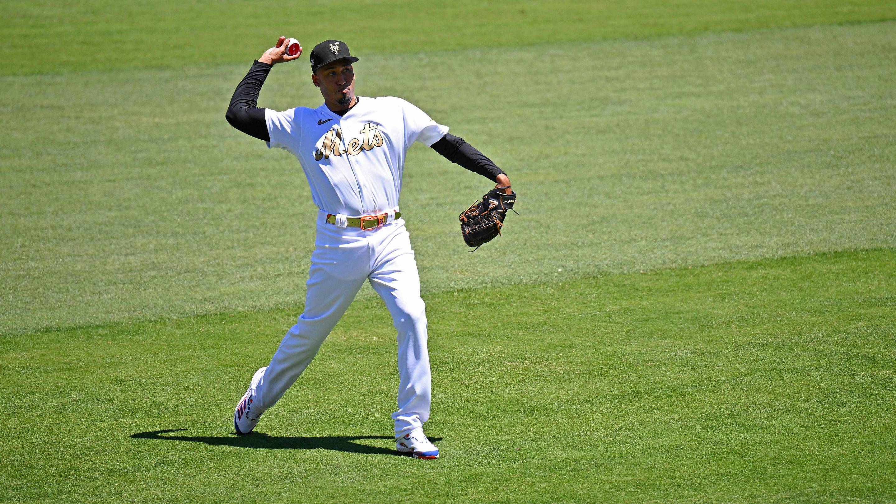 Dodgers Considered Favorite to Sign All-Star Closer With Devin Williams Off the Market