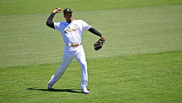 National League relief pitcher Edwin Diaz (39) of the New York Mets warms up before the 2022 MLB All Star Game at Dodger Stadium on July 19, 2022.