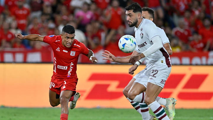 Fluminense venceu a ida na Colômbia por 2x1 Fluminense venceu a ida na Colômbia por 2x1