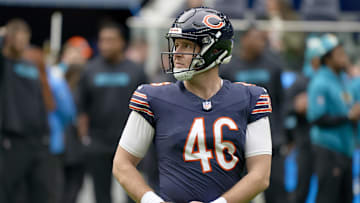 Oct 13, 2024; London, United Kingdom; Chicago Bears long snapper Scott Daly (46) looks down the field during an NFL International Series game at Tottenham Hotspur Stadium. Mandatory Credit: Peter van den Berg-Imagn Images