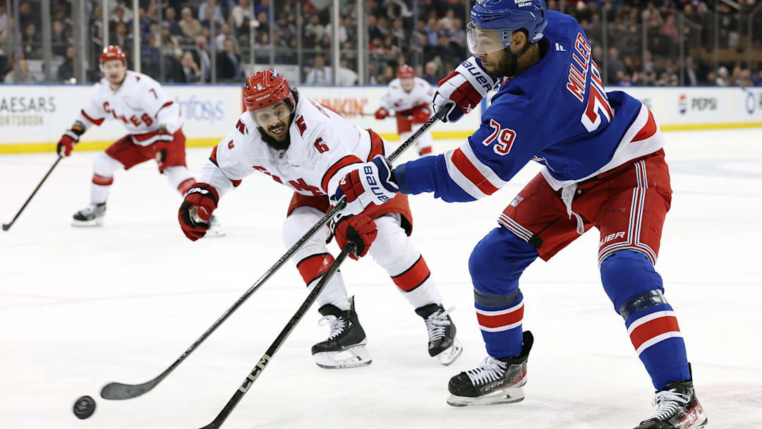 Carolina Hurricanes v New York Rangers