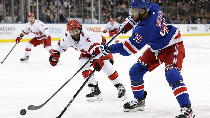 Carolina Hurricanes v New York Rangers