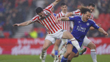 The Tough Fall of a Stoke City Player Against Spain with His National Team.