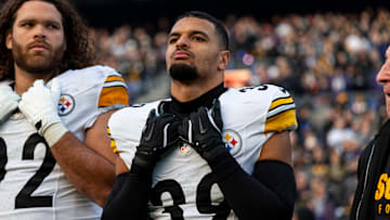 Pittsburgh Steelers v Baltimore Ravens