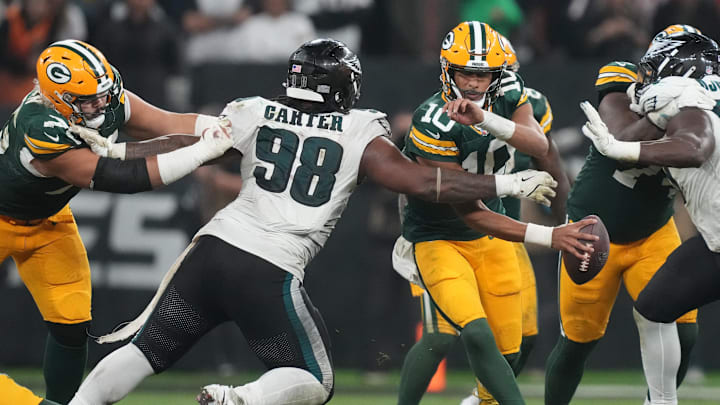 Sep 6, 2024; Sao Paulo, BRA; Green Bay Packers quarterback Jordan Love (10) is pressured by Philadelphia Eagles defensive tackle Jalen Carter (98) during the second half at Neo Quimica Arena. 