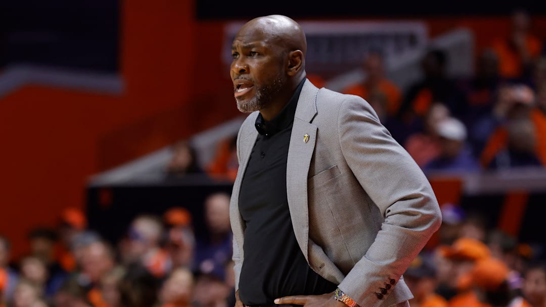Valparaiso coach Roger Powell Junior
