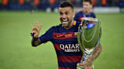 Daniel Alves está de volta ao Barcelona.