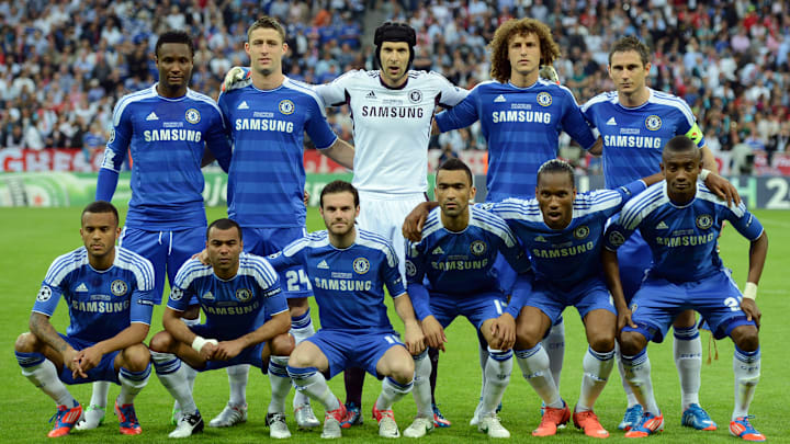 Chelsea players pose before the UEFA Cha