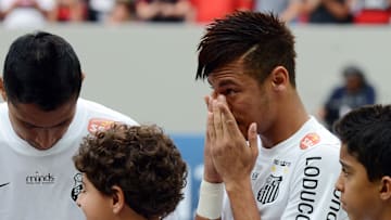 Neymar deixou o Santos em 2013 