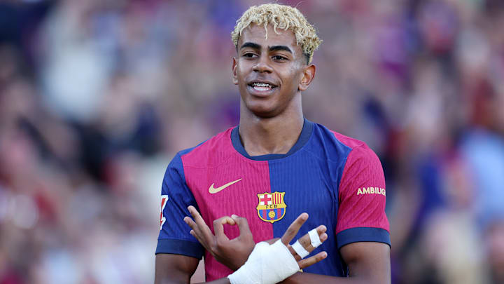 Lamine Yamal va bientôt prolonger avec le FC Barcelone. Lamine Yamal va bientôt prolonger avec le FC Barcelone.