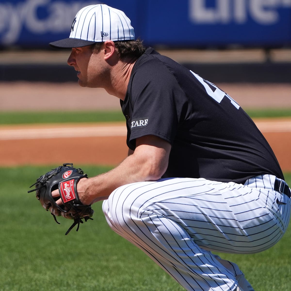 UCLA Hall of Famer Dealing With Alarming Injury Ahead of MLB Season
