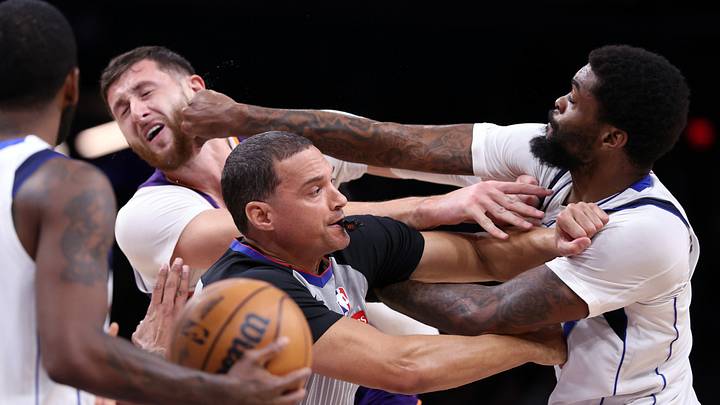 Dallas Mavericks v Phoenix Suns