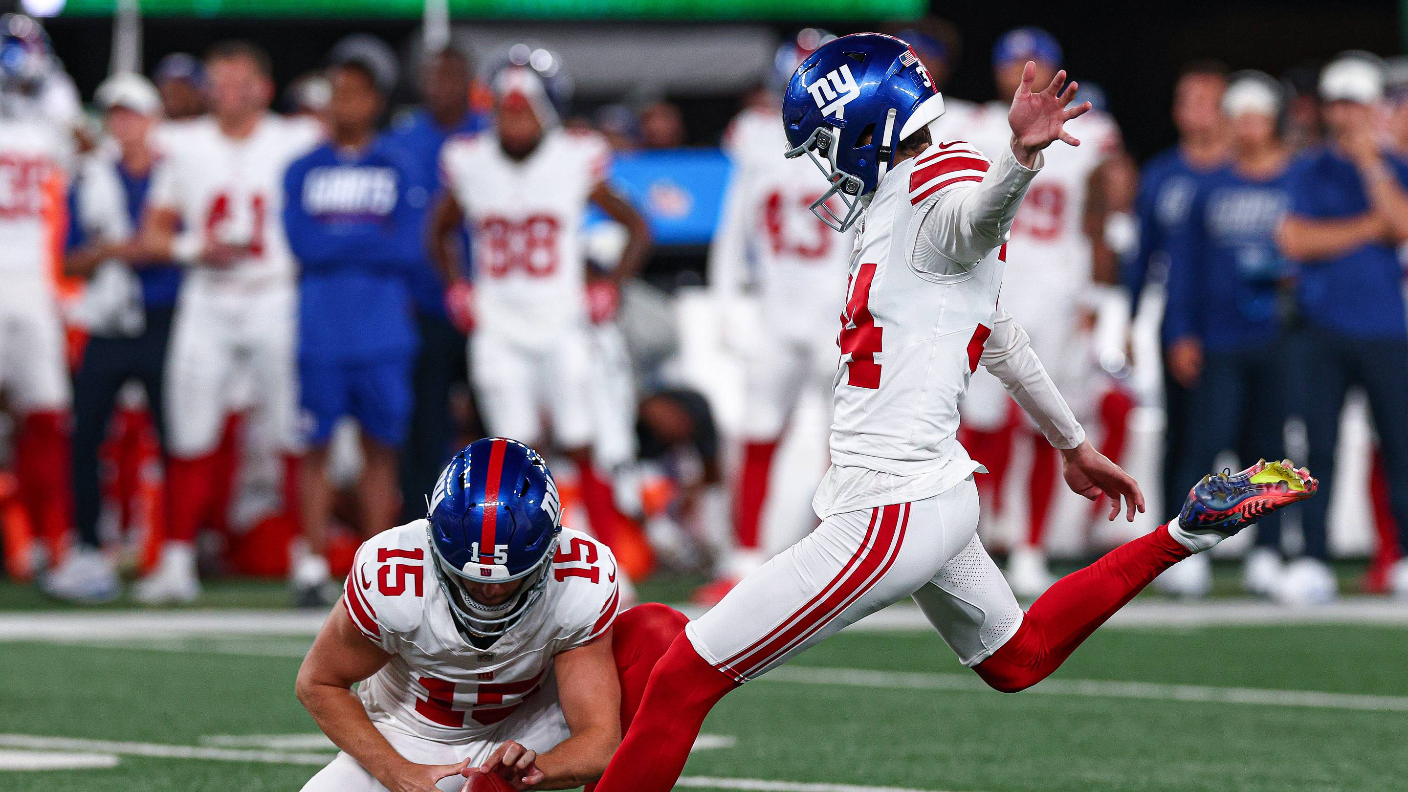 Giants’ Chris Horton Has High Praise for Rookie Kicker Dominic Zvada