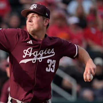 Texas A&M pitcher Justin Lamkin (33) throws the ball during a NCAA baseball game against Texas A&M in Athens, Ga., on Friday, May 16, 2025.