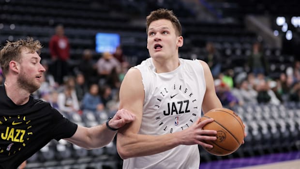 Utah Jazz center Walker Kessler (24) warms up before the game against the Chicago Bulls at Delta Center..