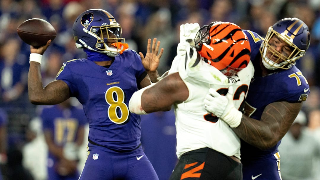Baltimore Ravens quarterback Lamar Jackson (8) throws a go ahead touchdown pass to Baltimore Ravens tight end Mark Andrews (89) in the fourth quarter of the NFL game at M&T Banks Stadium in Baltimore on Thursday, Nov. 7, 2024.