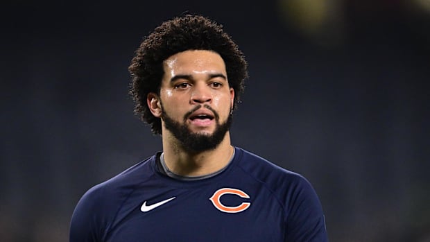 Chicago Bears quarterback Caleb Williams (18) warms up before the game against the Seattle Seahawks.