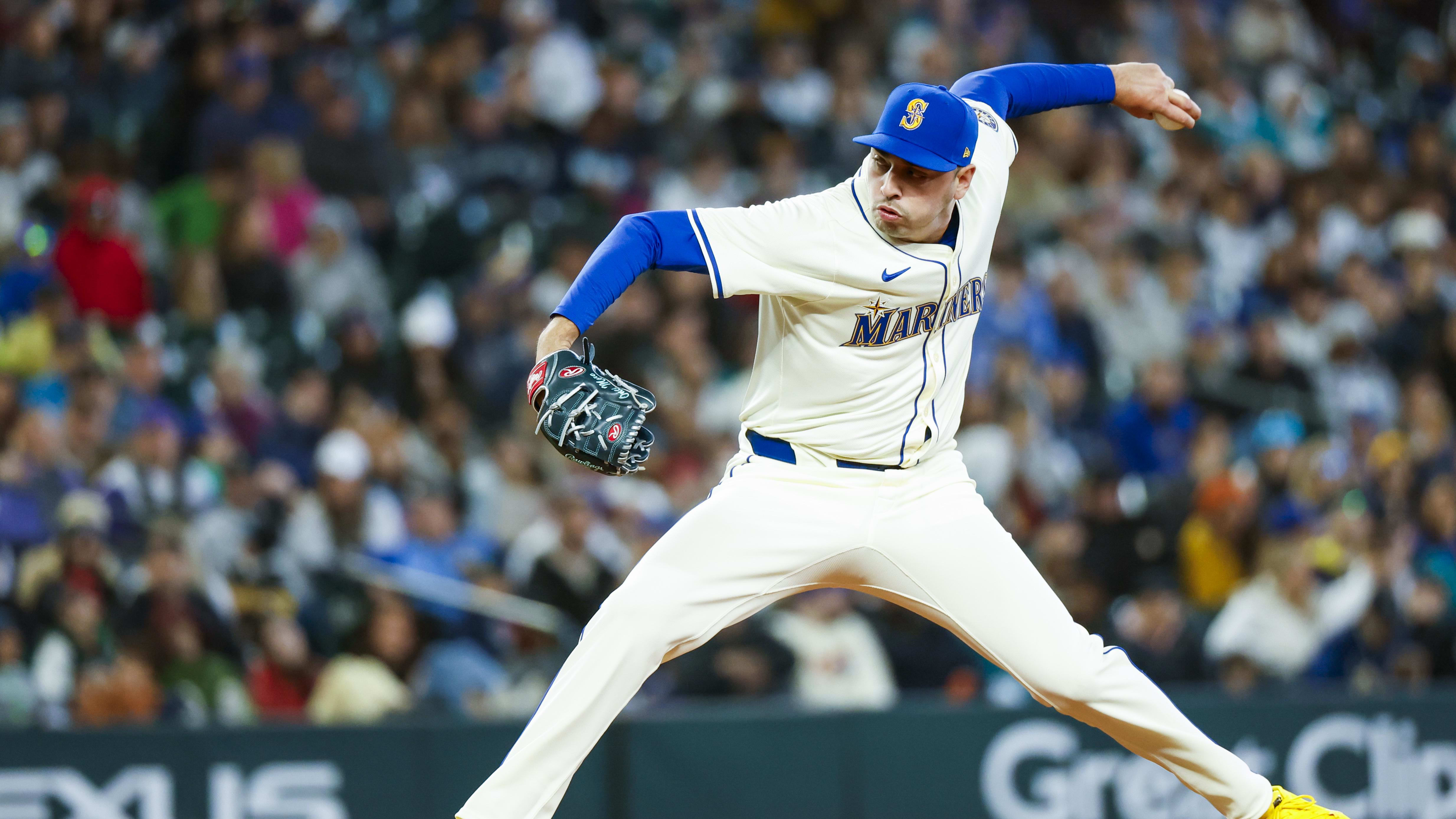 Mariners pitcher suffers scary injury in bang-bang play vs. Twins