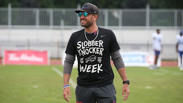 Bills defensive coordinator Bobby Babich sports his Slobber Knocker of the Week t-shirt during Buffalo Bills training camp.