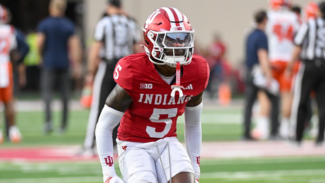 Indiana Hoosiers defensive back D'Angelo Ponds (5) warms up prior to the game against the Illinois Fighting Illini at Memorial Stadium