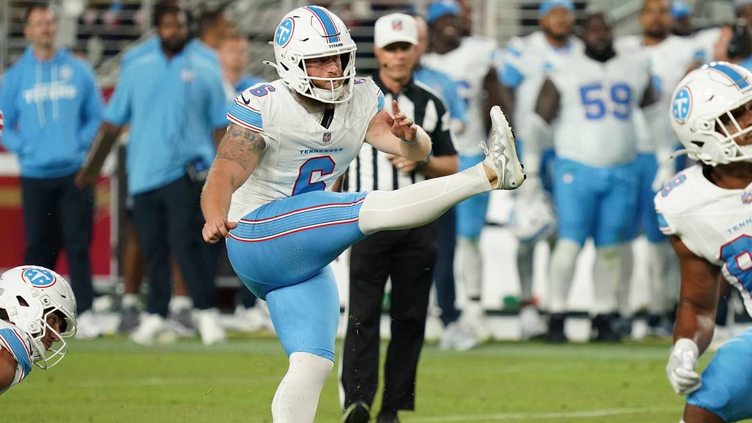 Aug 13, 2026; Santa Clara, California, USA;  Tennessee Titans place kicker Joey Slye (6) makes a field goal in the fourth quarter during a game against the San Francisco 49ers at Levi's Stadium. Mandatory Credit: David Gonzales-Imagn Images