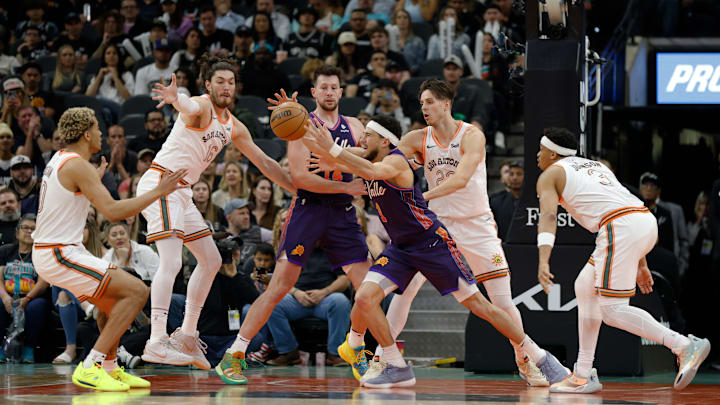 Phoenix Suns v San Antonio Spurs