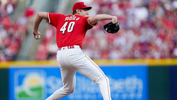 Cincinnati Reds pitcher Nick Lodolo (40) throws a pitch in the first inning of the MLB interleague game between the Cincinnati Reds and Chicago White Sox, Wednesday, May 14, 2025, at Great American Ball Park in Downtown Cincinnati.