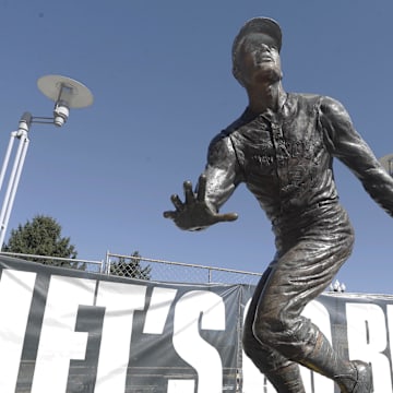 The statue of former Pittsburgh Pirates right fielder Roberto Clemente (21) outside of PNC Park. Major League Baseball celebrates Roberto Clemente Day on this day each year in memory of Clemente who died when the plane he was in carrying supplies to aid humanitarian efforts to those who suffered in a Nicaraguan earthquake crashed on New Years Eve 1973. 