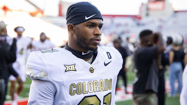 Oct 19, 2024; Tucson, Arizona, USA; Colorado Buffalos safety Shilo Sanders (21) against the Arizona Wildcats at Arizona Stadi