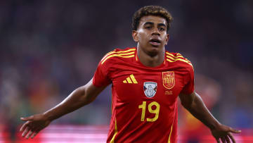 Lamine Yamal, titulaire avec la Roja