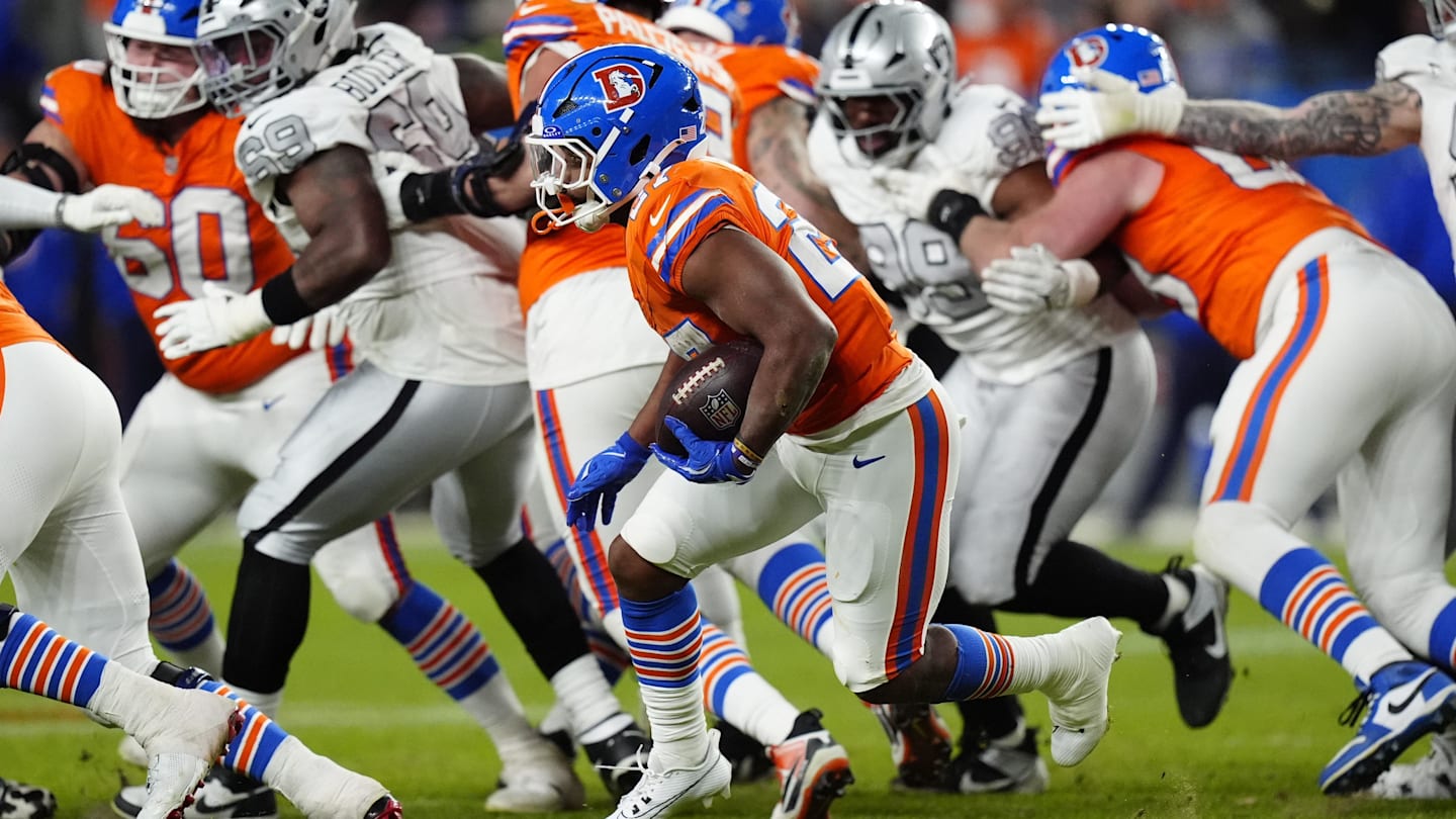 Al Michaels And Kirk Herbstreit Compared Broncos-raiders To Sad Horse Race