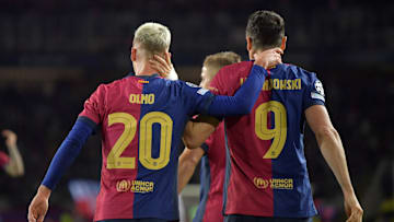 Olmo et Lewandowski sont les deux buteurs.