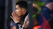 Cristiano Ronaldo doit prendre son mal en patience sur le banc.