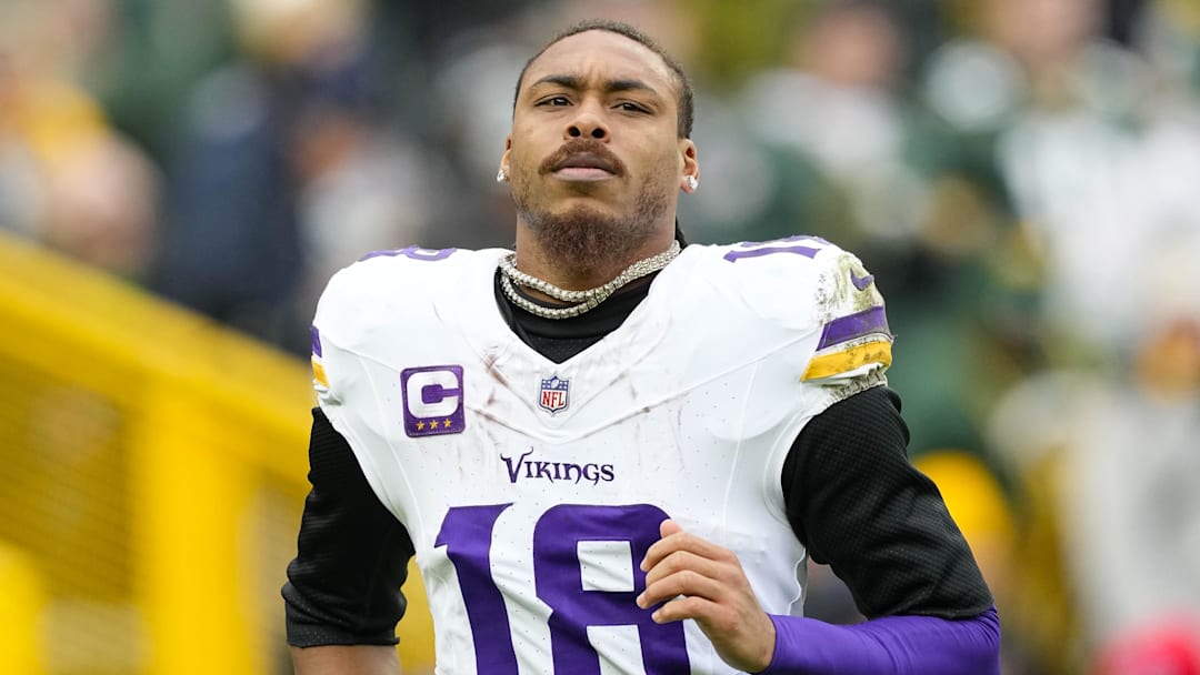 Justin Jefferson and the Vikings are 4-8 on the year